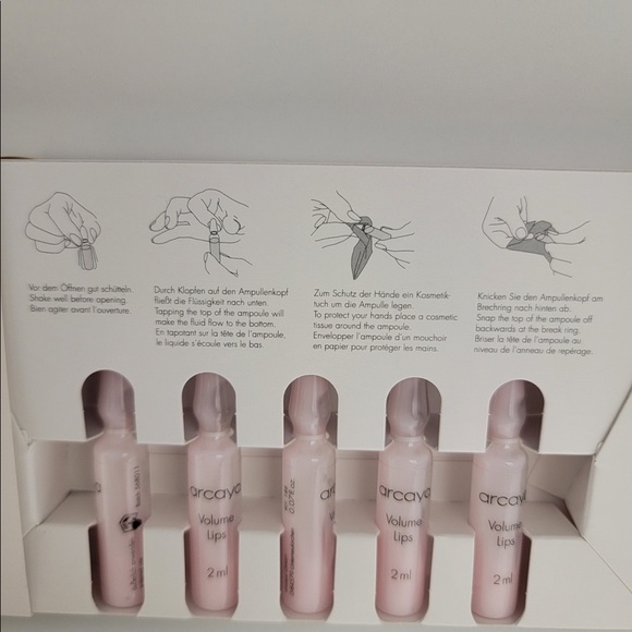 Lip Plump Serum - Picture 3 of 3